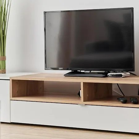 Krakowska 39 With Ac & Parking & Loggia By Renters شقة *