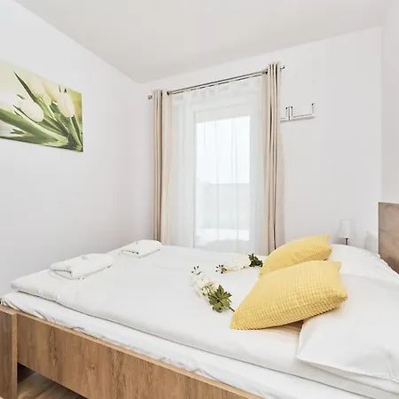 شقة Krakowska 39 With Ac & Parking & Loggia By Renters فروتسواف