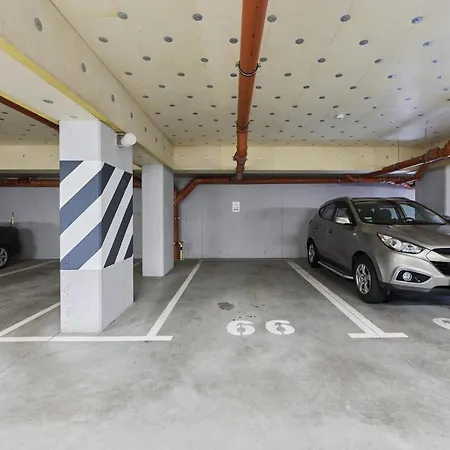 Krakowska 39 With Ac & Parking & Loggia By Renters *