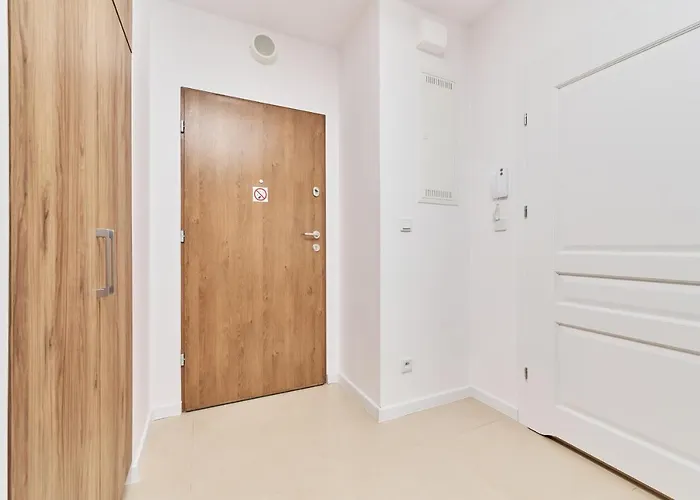 Appartement Krakowska 39 With Ac & Parking & Loggia By Renters